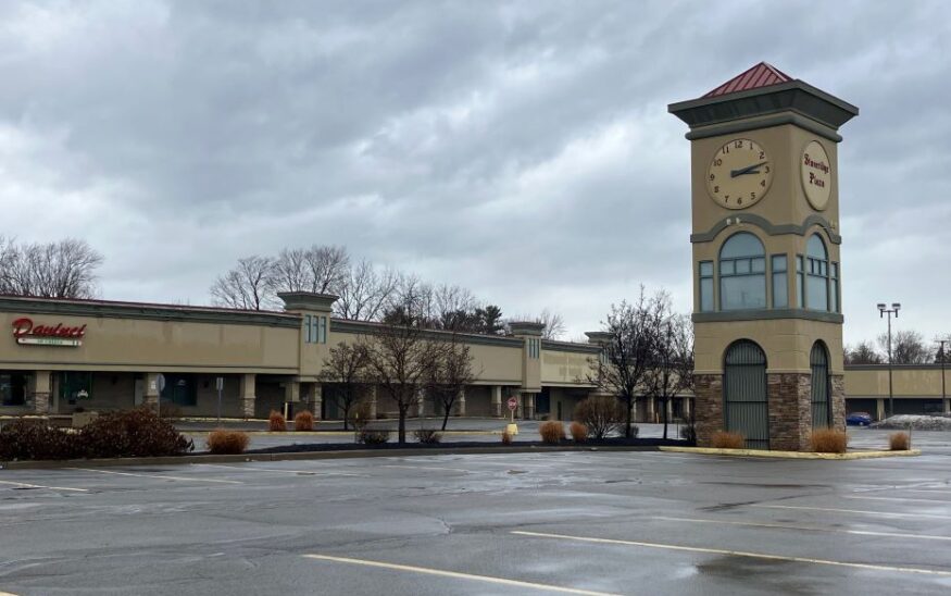 Photograph of Stoneridge Plaza on a cloudy day.